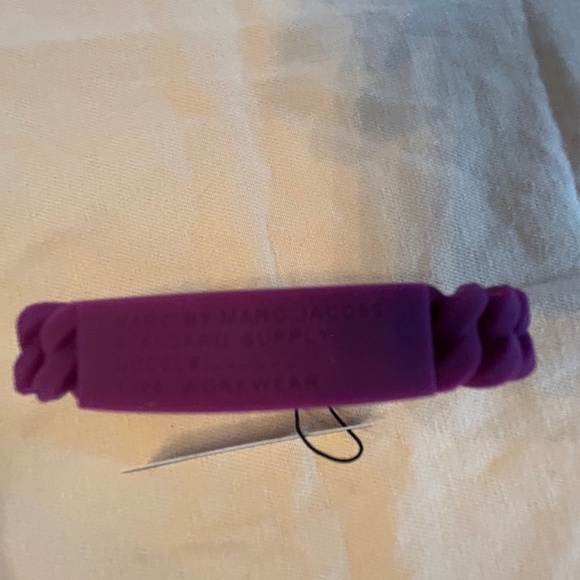 Marc Jacobs Rubber Bracelet - Picture 5 of 7